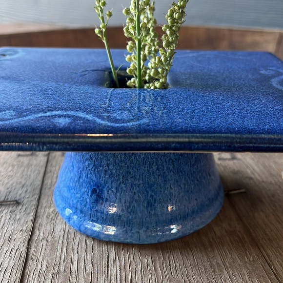 Charming modern cobalt blue flower pottery vase with built-in flower frog. - Picture 4 of 12